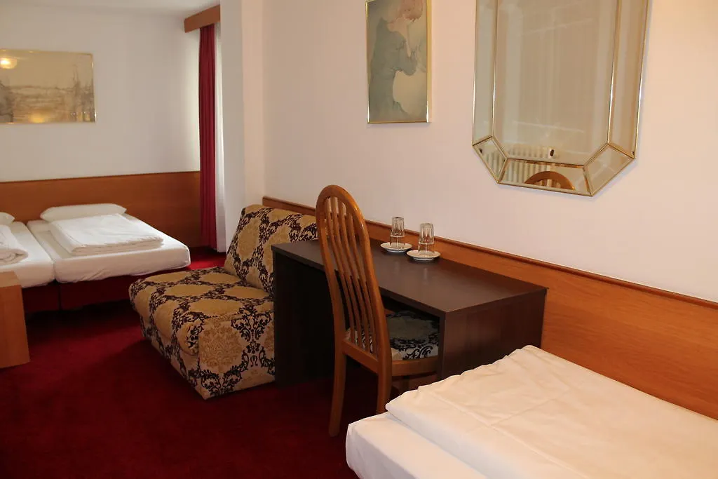 Hotel Montree Munich 3*,