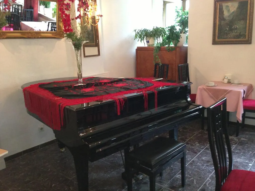 ***  Hotel Montree Munich Germany
